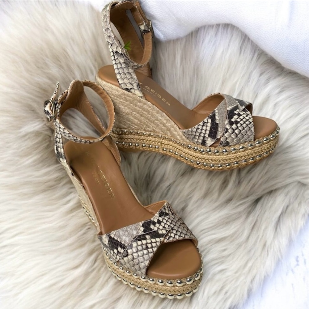 Stylish Snake Print Platform Sandals